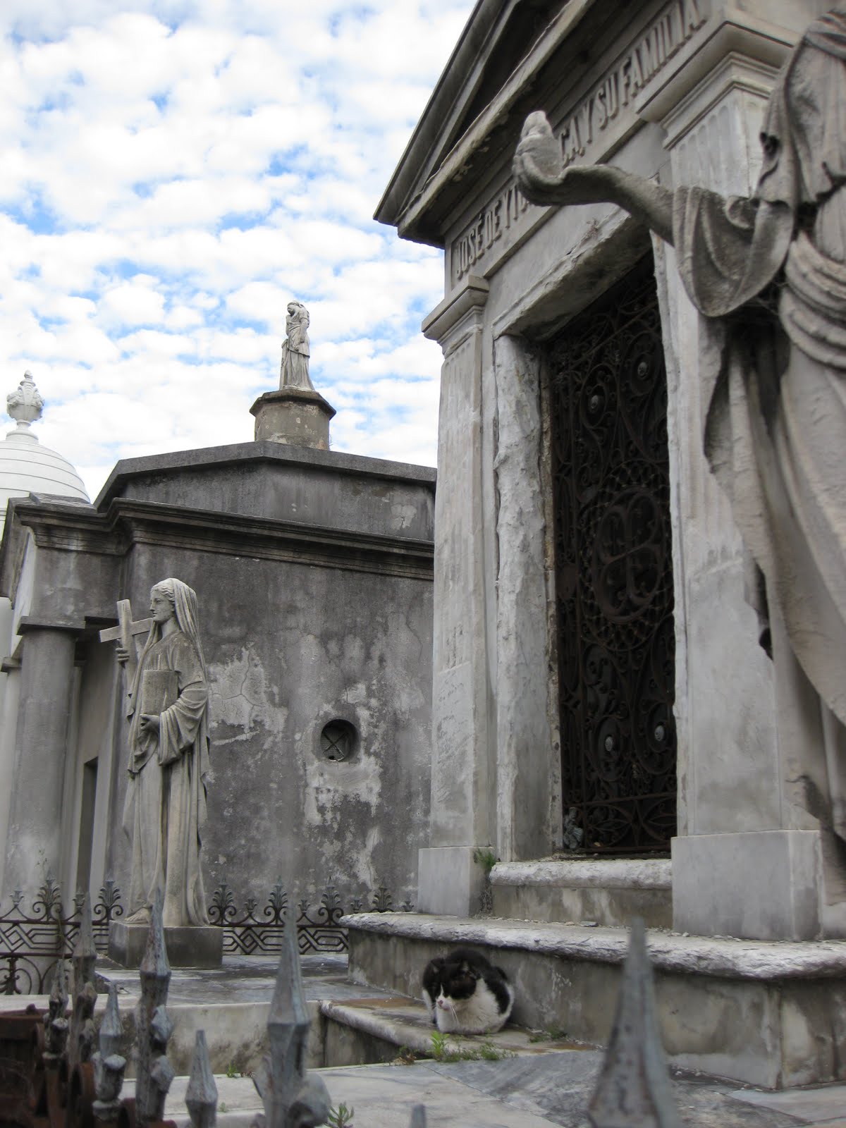 recoleta cemetery